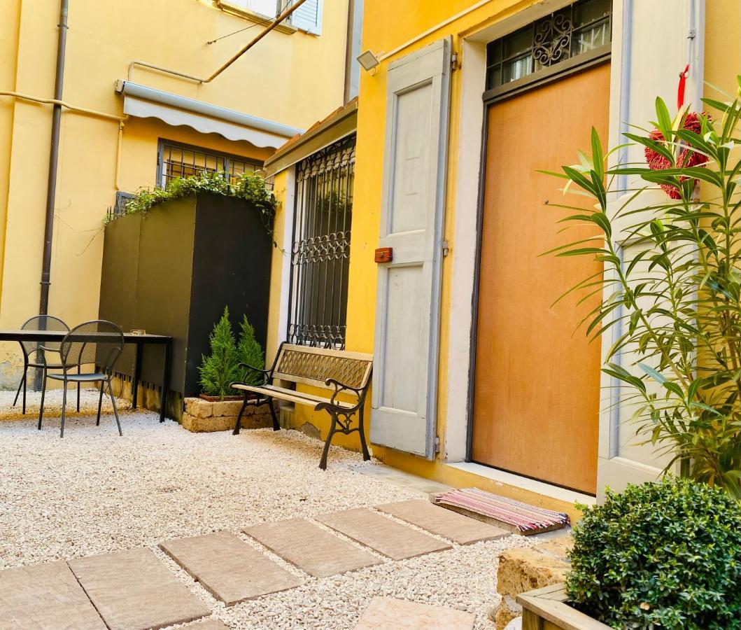 Gamberini House - Private Garden Apartment Bologna Ngoại thất bức ảnh